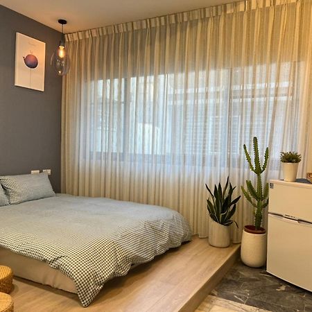 定春行旅 Haru Guesthouse Тайнань Екстер'єр фото