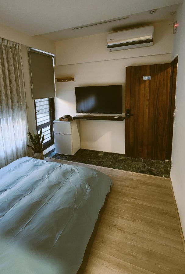 定春行旅 Haru Guesthouse Тайнань Екстер'єр фото